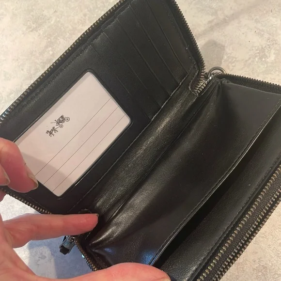 Coach Wristlet/Wallet - Picture 8 of 9